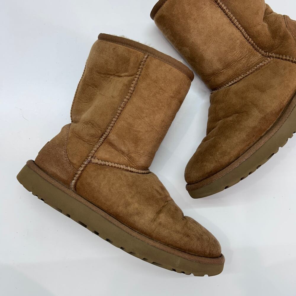 UGG Classic Short II Boot in Chestnut 7 Style 1016223 - Picture 2 of 9